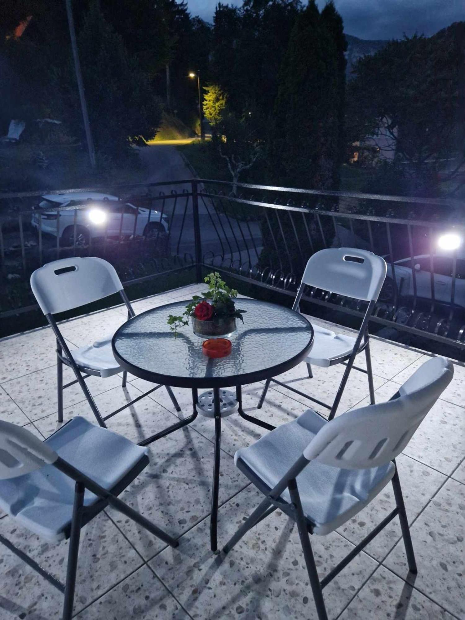 Apartma Ginga Osilnica Luaran gambar